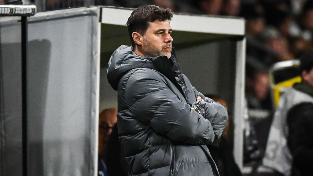 Man Utd-linked Mauricio Pochettino watches his side