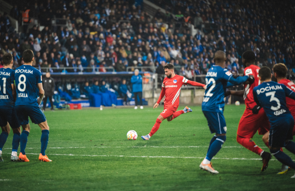 Marco Richter takes a shot in Bochum.