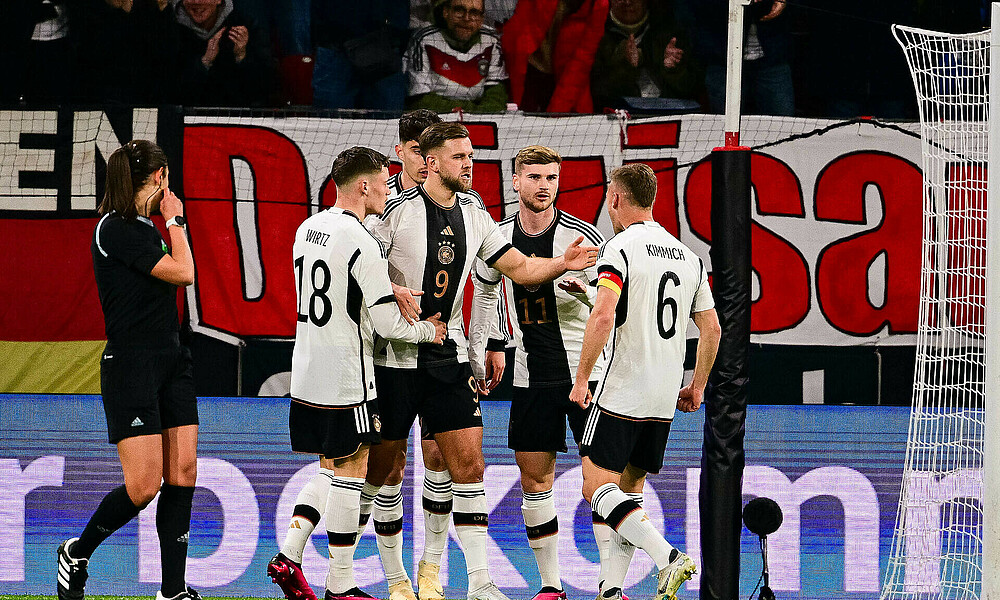 Niclas Füllkrug celebrating his first goal with Timo Werner, Joshua Kimmich, Kai Havertz and Florian Wirtz.