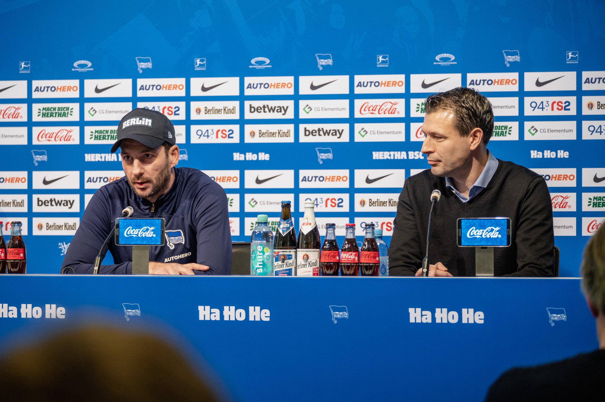 Sandro Schwarz and Benjamin Weber at the press conference ahead of the game against Bayer Leverkusen.