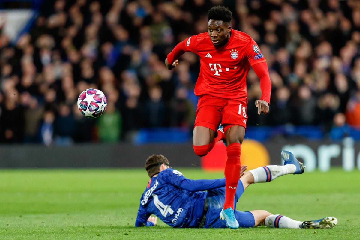 Chelsea FC v FC Bayern Muenchen - UEFA Champions League Round of 16: First Leg