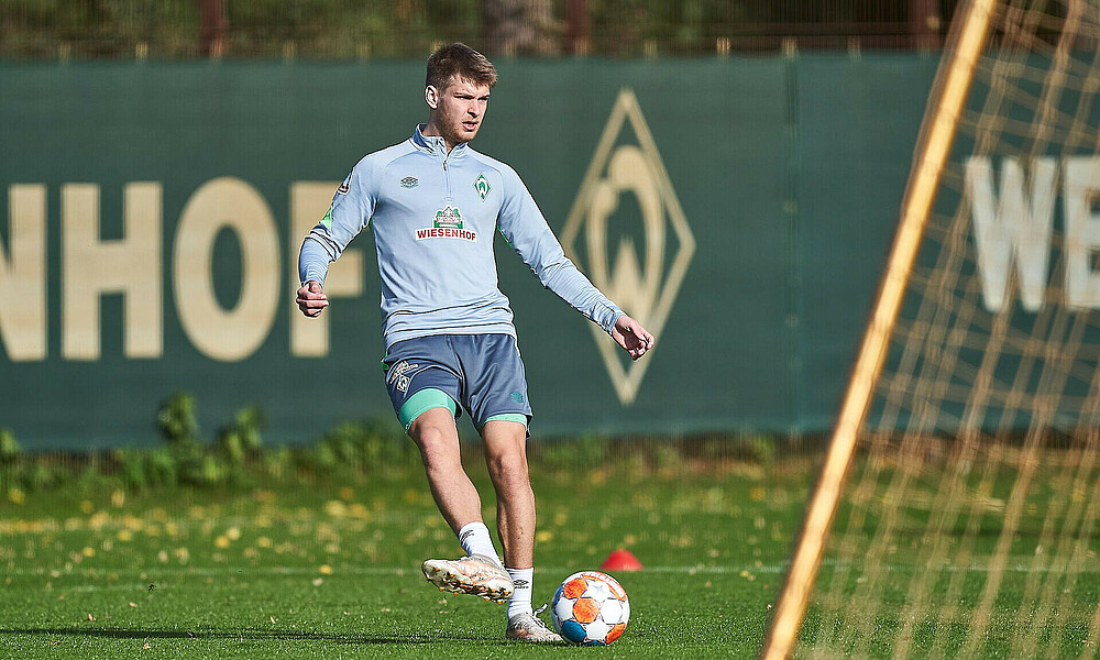 Dominik Becker on the ball