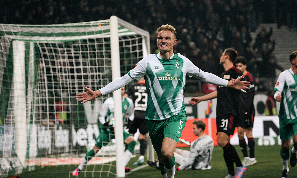 Amos Pieper with outstretched arms after his goal against Union Berlin.