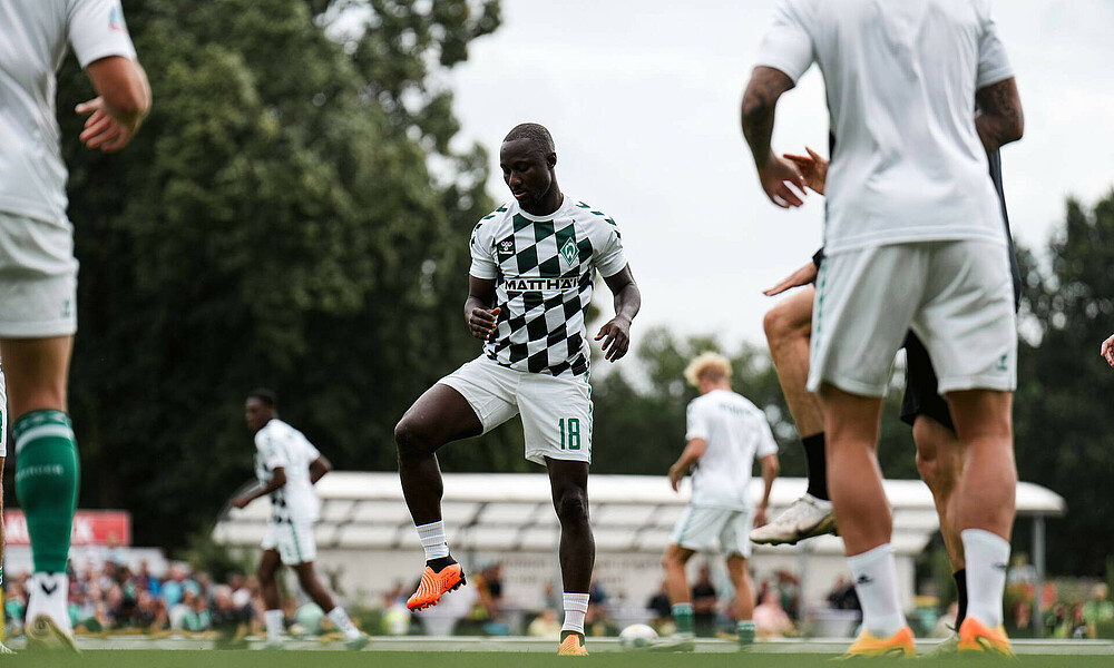 Naby Keïta during the warm-up against VfB Oldenburg.