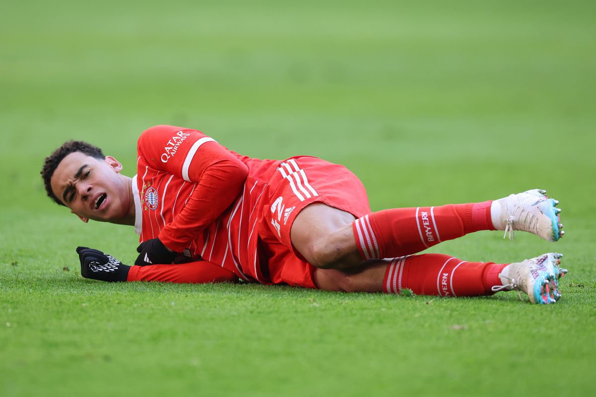 FC Bayern München v FC Augsburg - Bundesliga