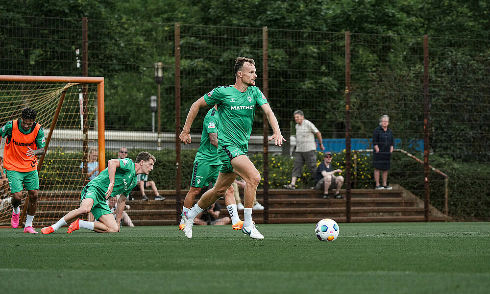 Christian Groß on the ball in training.