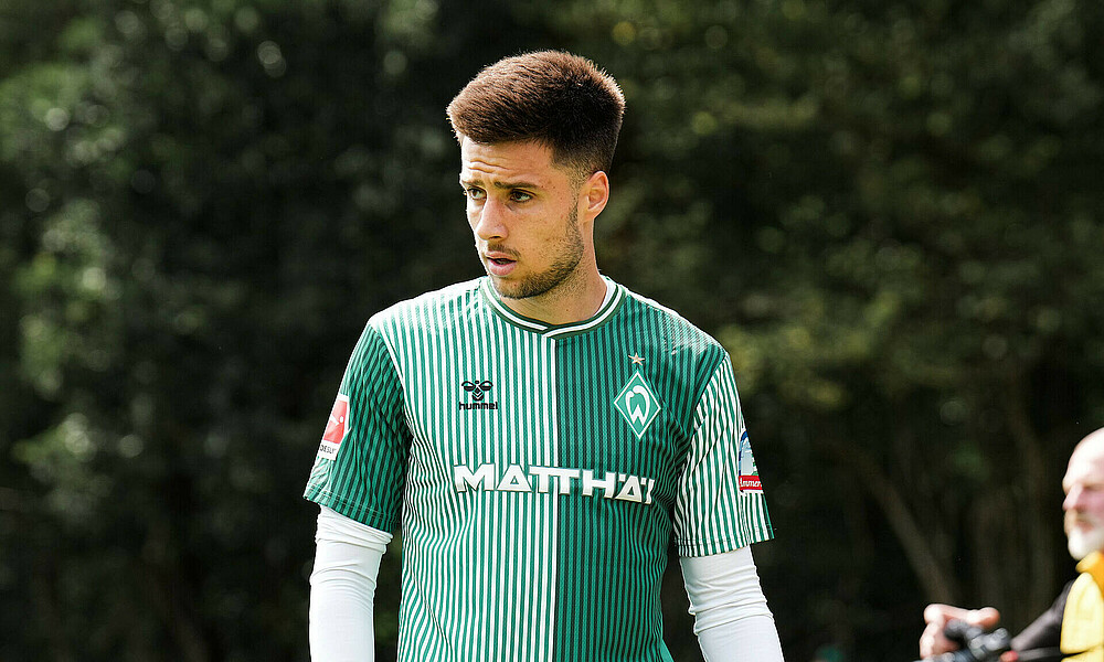 Ilia Gruev in a Werder kit