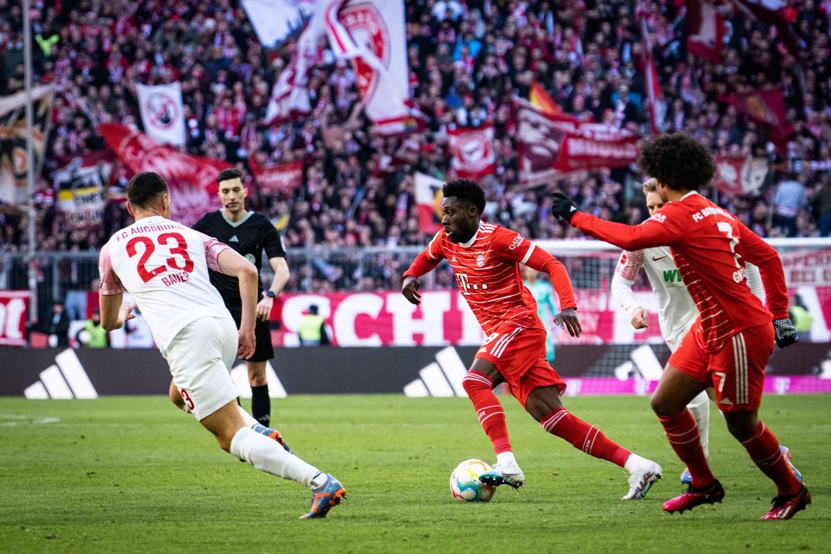 FC Bayern München v FC Augsburg - Bundesliga