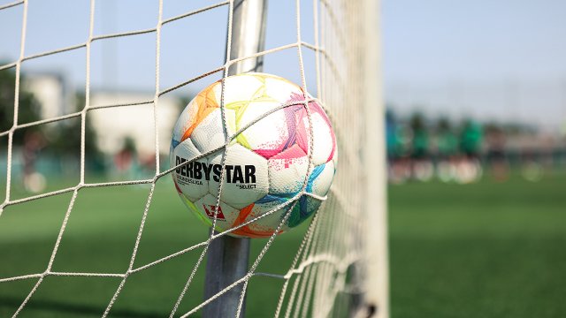 Ball im Tor bei einer Trainingseinheit