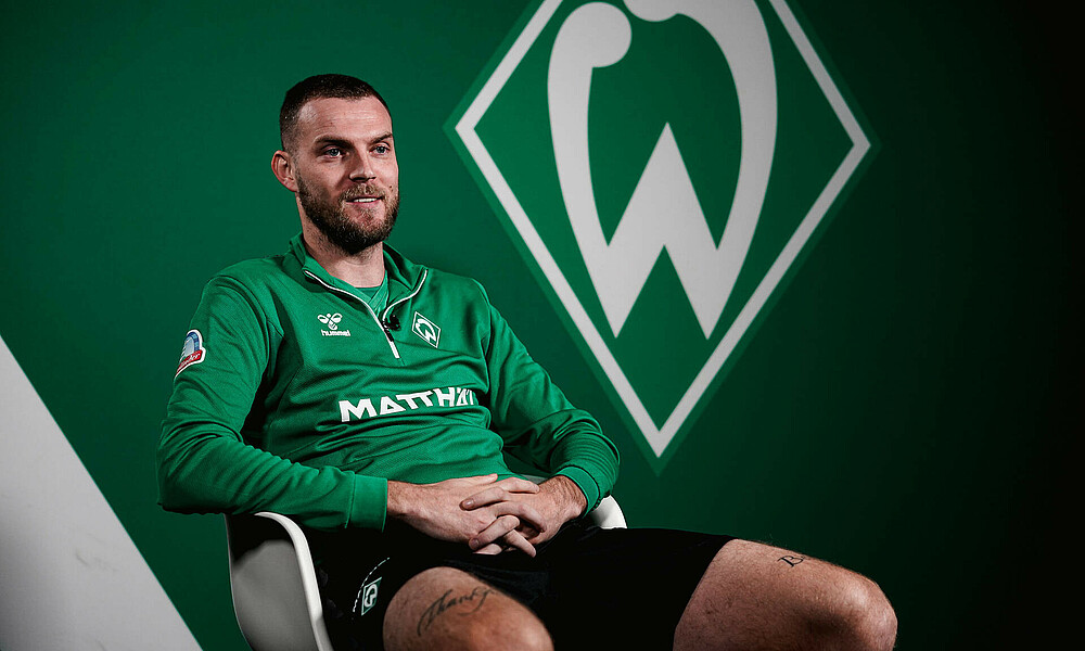 Marvin Ducksch sits down for an interview with Werder.TV.