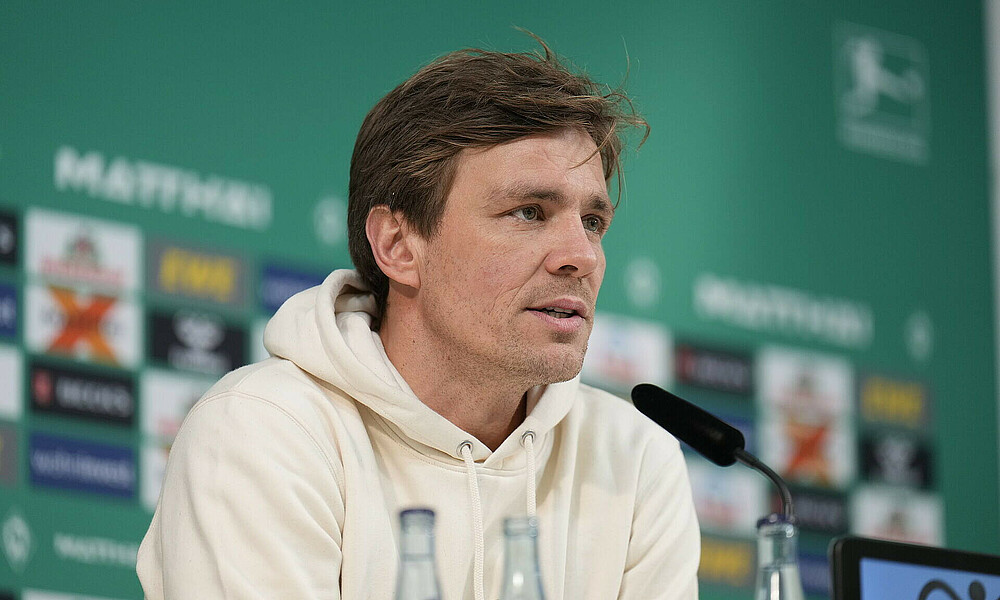 Fritz at the press conference.