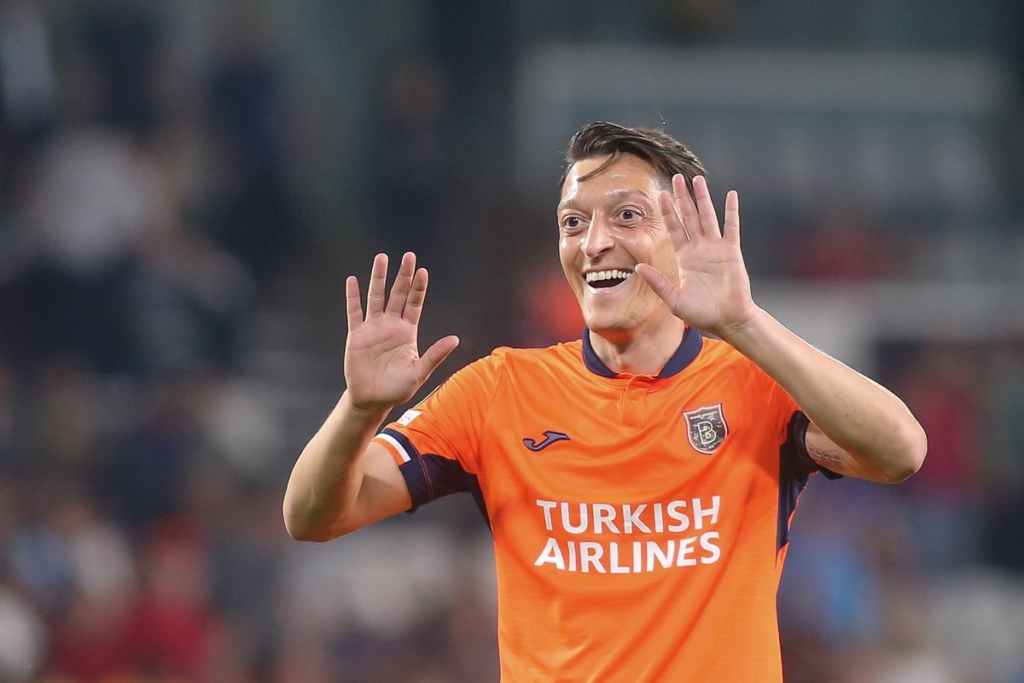 Istanbul Basaksehir v ACF Fiorentina: Group A - UEFA Europa Conference League