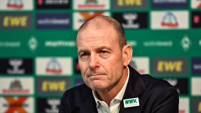 FCA-Cheftrainer Jess Thorup bei der Pressekonferenz nach dem Spiel in Bremen.