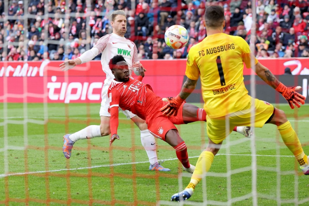 FC Bayern München v FC Augsburg - Bundesliga