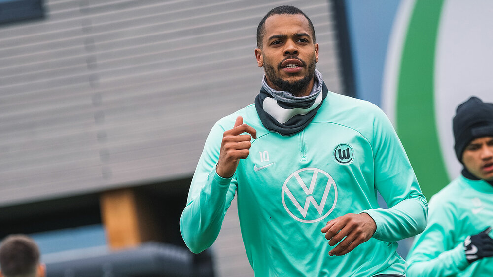 Lukas Nmecha vom VfL Wolfsburg während einer Trainingseinheit.