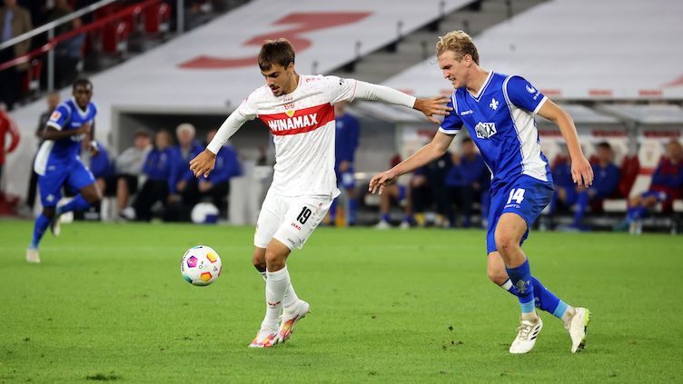 vfb-stuttgart-sv-darmstadt-98-2324-jovan-milosevix-am-ball_00000_frz_752x423