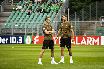 Christian Groß talks to Niclas Füllkrug.