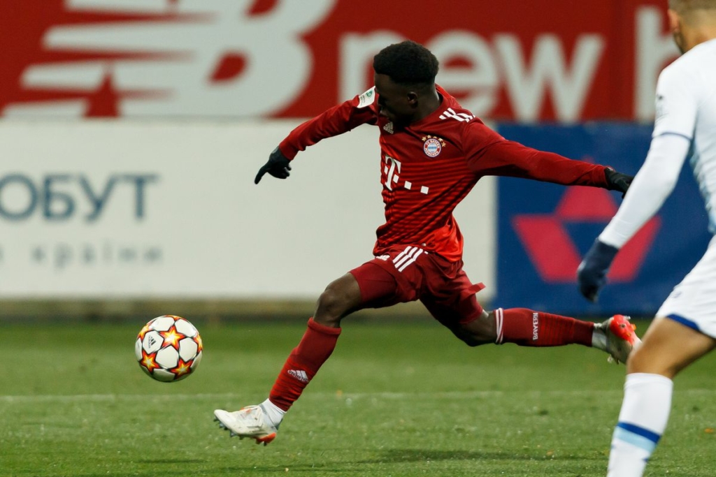 Dinamo Kiev v Bayern München - UEFA Youth League