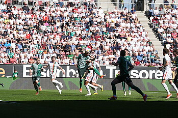 Marco Friedl heading the ball.