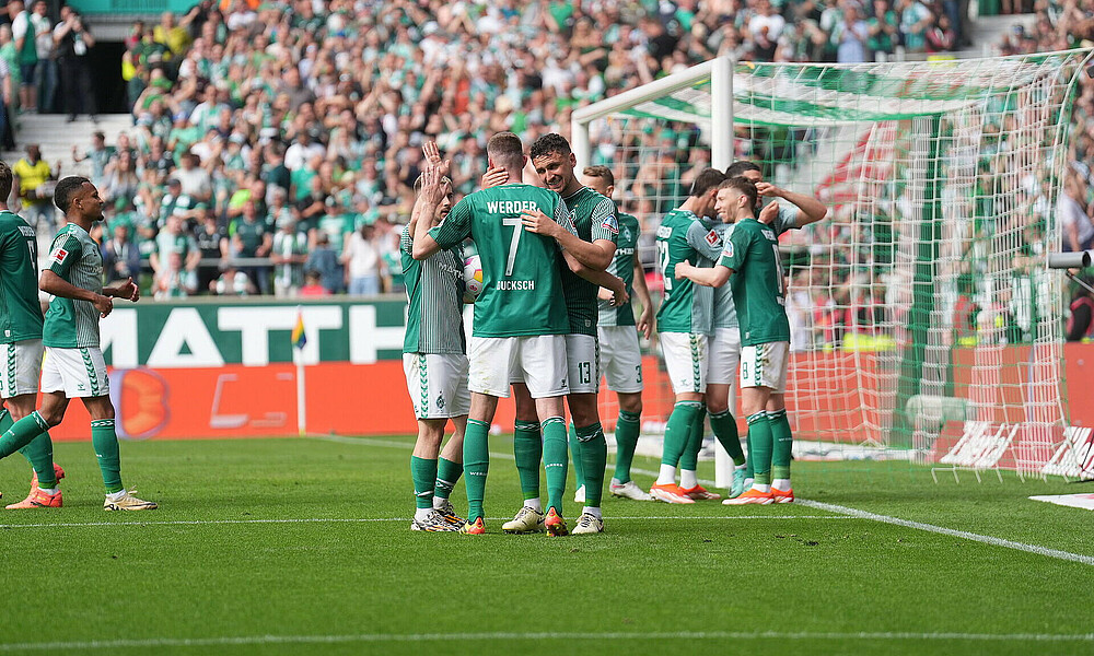 Werder celebrating a goal.