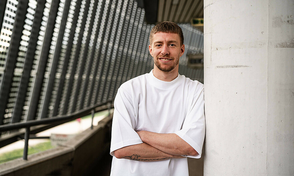 Mitchell Weiser poses for the camera at the wohninvest WESERSTADION