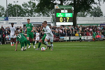 Hansen-Aarøen with the ball.