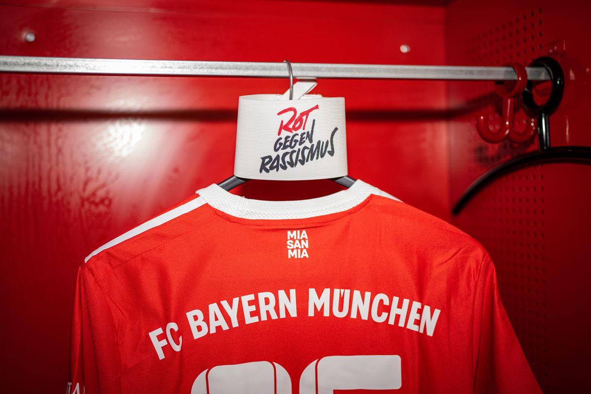 FC Bayern München v Borussia Dortmund - Bundesliga