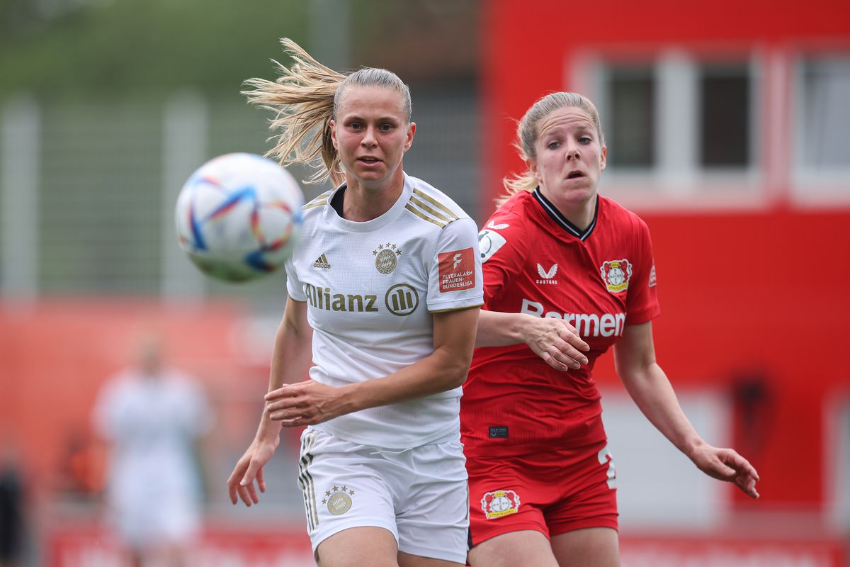 Bayer 04 Leverkusen v FC Bayern Muenchen - FLYERALARM Frauen-Bundesliga