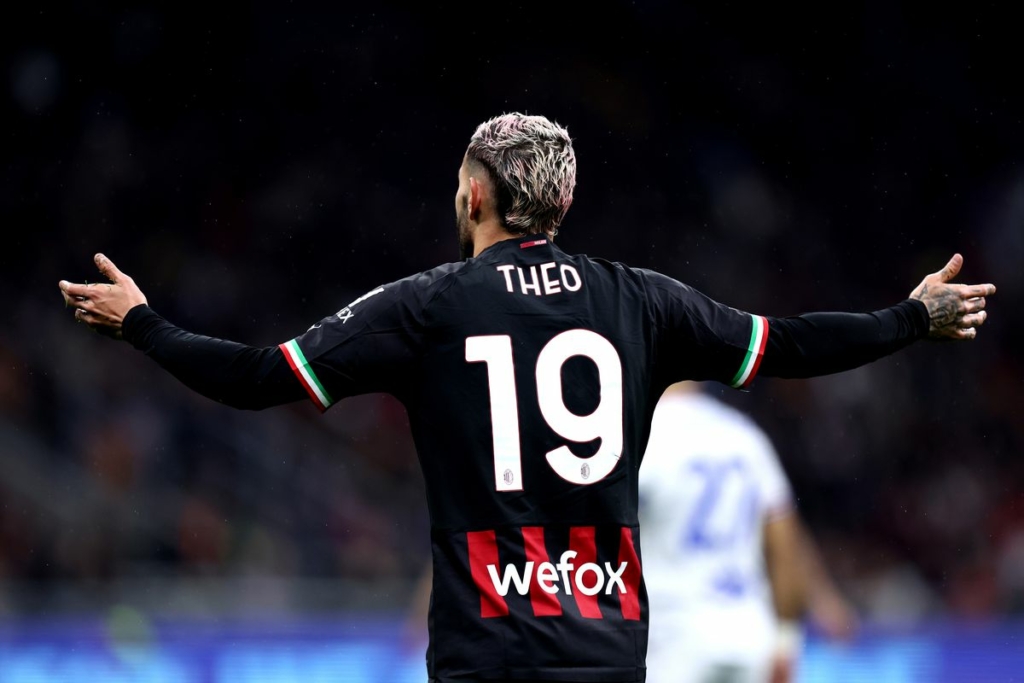 Theo Hernandez of Ac Milan gestures during the Serie A...