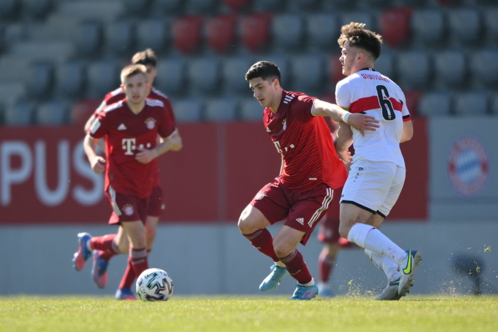 Bayern München U19 v VfB Stuttgart U19 - DFB Juniors Cup Semi Final