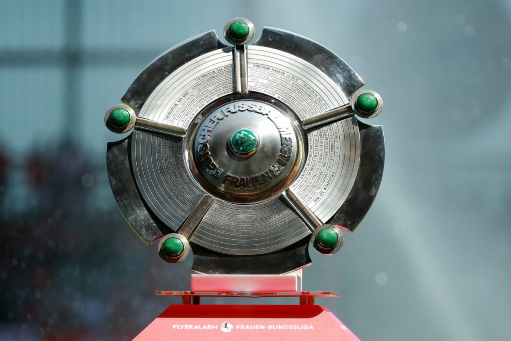 FC Bayern München v 1. FFC Turbine Potsdam - FLYERALARM Frauen-Bundesliga