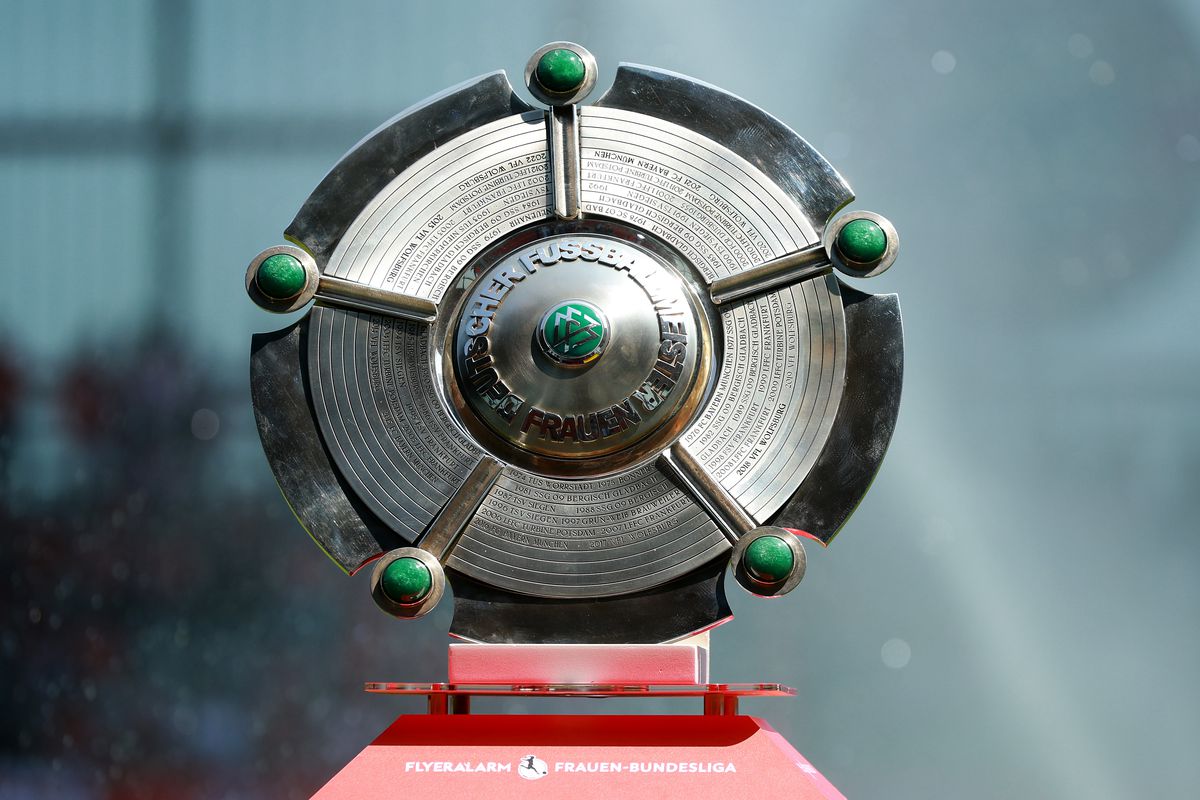 FC Bayern München v 1. FFC Turbine Potsdam - FLYERALARM Frauen-Bundesliga