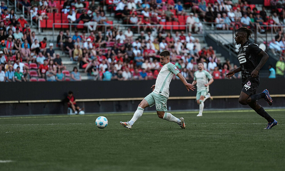 Romano Schmid alone in front of the opposition goal.