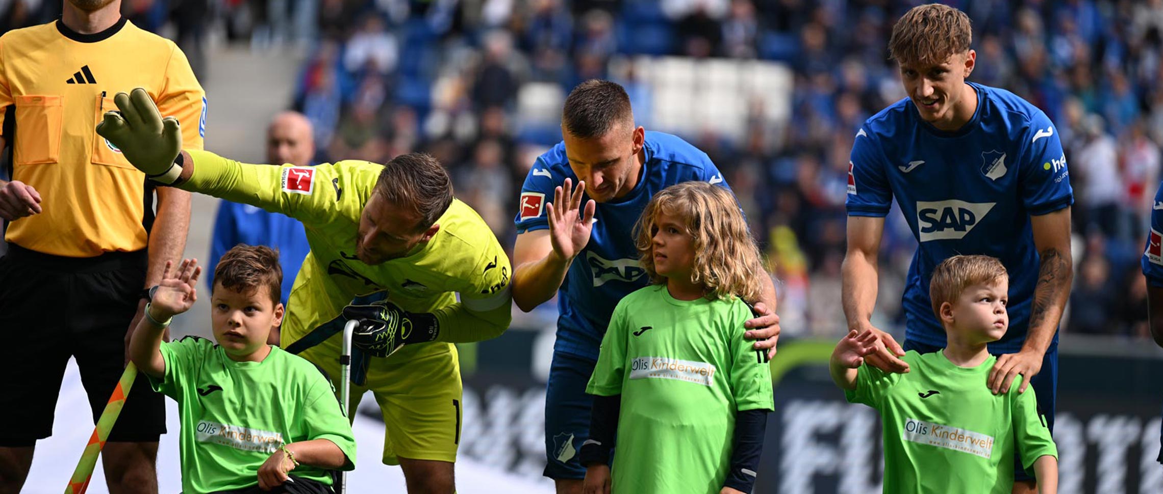 20240914-sap-tsg-hoffenheim-einlaufkids-lev-header