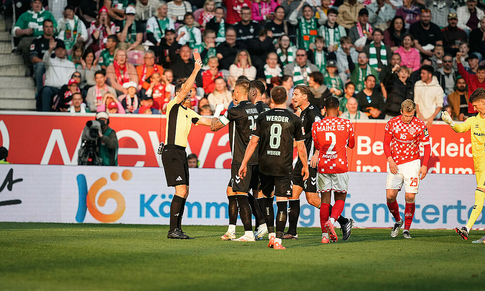 Marco Friedl was shown a red card in the 60th minute by referee Benjamin Brand.