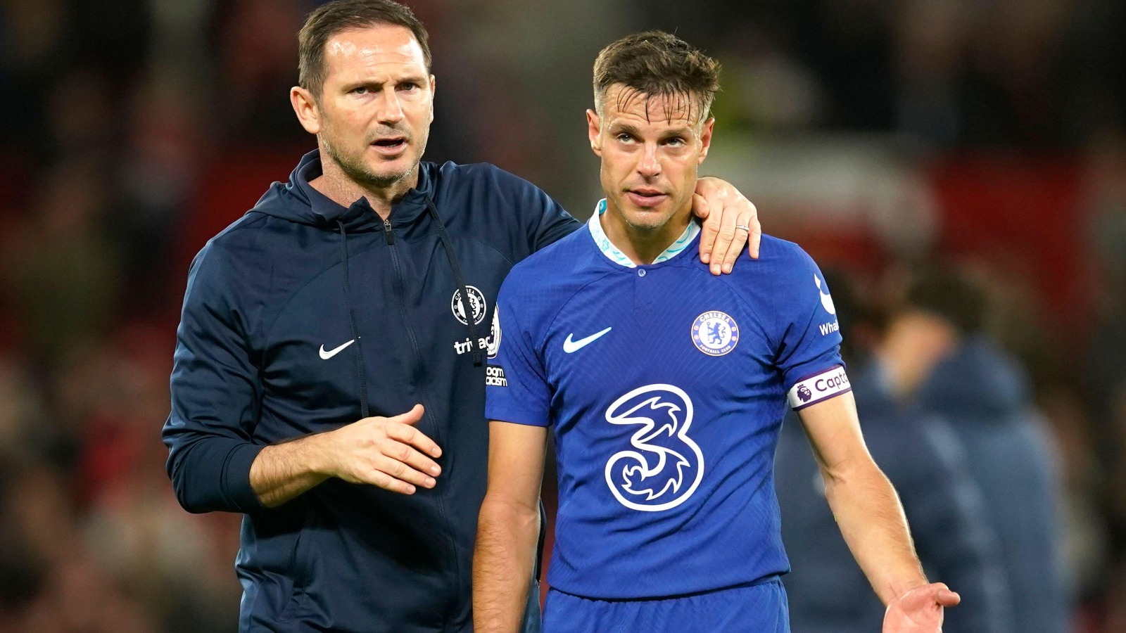 Frank Lampard talks to Cesar Azpilicueta after Chelsea's defeat at Manchester United.