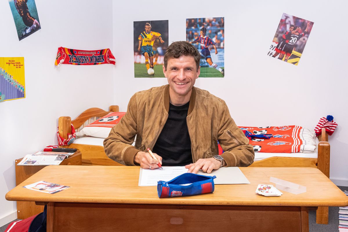 FC Bayern Muenchen Extends Contract With Thomas Mueller Until 2024